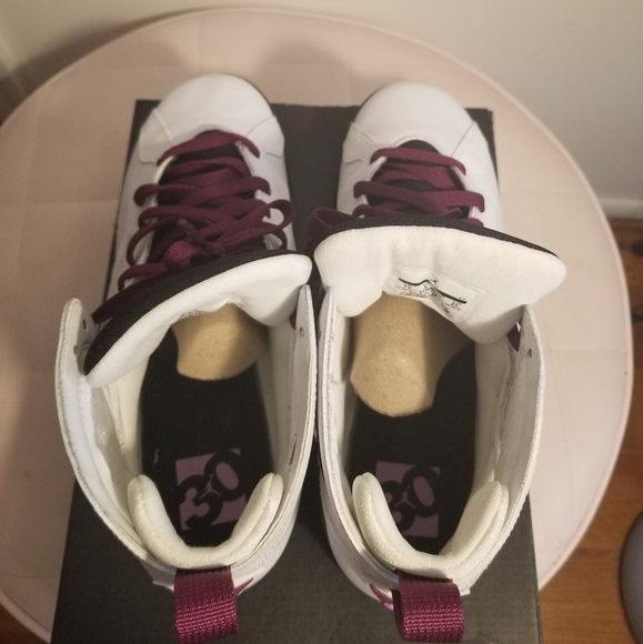 Retro 7s - Picture 4 of 6